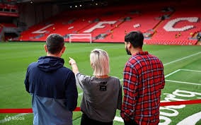 詹皇 里夫斯合砍72分 东契奇缺阵湖人胜了